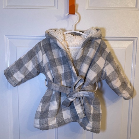 Indigo Baby - Grey & White Checkered Robe - Size 0-12 Months - Picture 3 of 6